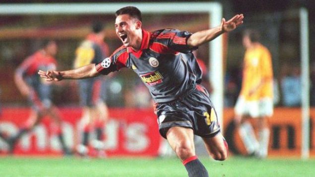                                                                 Fatih Akyel  <br><br>  1997-2001 yllar arasnda Galatasarayda forma giyen oyuncu Fatih Terimin gzdelerinden biri olmutu.                                                           