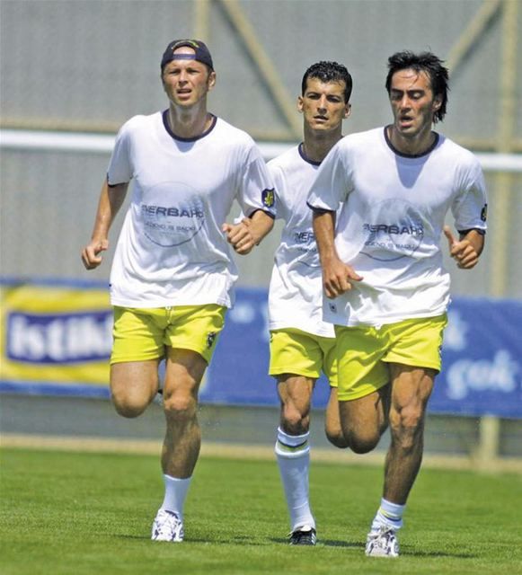                                                                 Ogn Fenerbahe'de 2000-2003 yllar arasnda kaptanlk yapt. Ogn futbolu 2005 sezonu sonunda Akaabat Sebatspor'da brakt.                                                                         