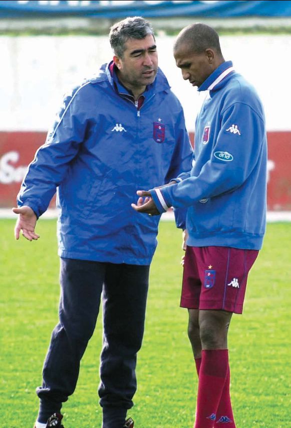                                                                 Marco Aurelio  <br><br>  zkan Smer tarafndan 2001-2002 sezonunda Rio Blgesel Ligi takmlarndan Olaria'dan czi bir rakama Trabzonspor'a transfer edilmitir. Eduardo, Marcio Jarro ve Robson Da Silva ile birlikte Trabzonspor'un 4 Brezilyals olarak dikkat ekmilerdir.                                                                         