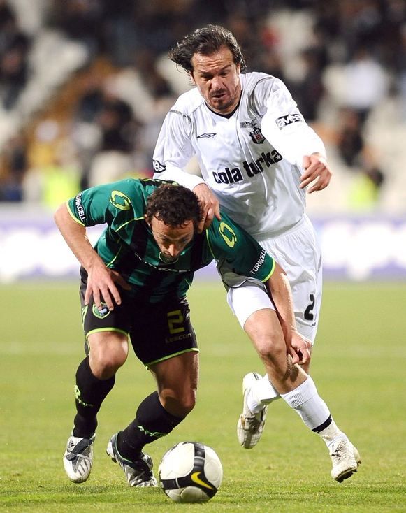                                                                 Fenerbahe'de forma ans bulmaktan zorlanan Yusuf, Sper Lig'de eitli takmlarda forma giydi. 2008 ylnda Bursaspor'a giden Yusuf, gsterdii performansn ardndan 2009 ylnda Beikta'a transfer oldu.                                                           