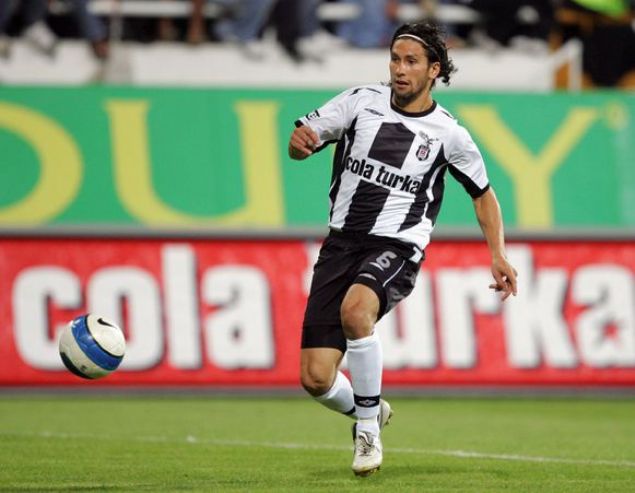                                                                 2004-2007 yllar arasnda Fenerbahe formas giyen Mehmet Yozgatl, 2007-2008 sezonunda Beikta'a transfer oldu.                                                           