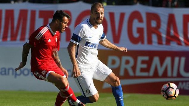                                                                 6 yl sar lacivertli ekipte forma giyen Caner, kulbn szleme teklifini kabul etmedi ve talyan devi nter'in yolunu tuttu.                                                           