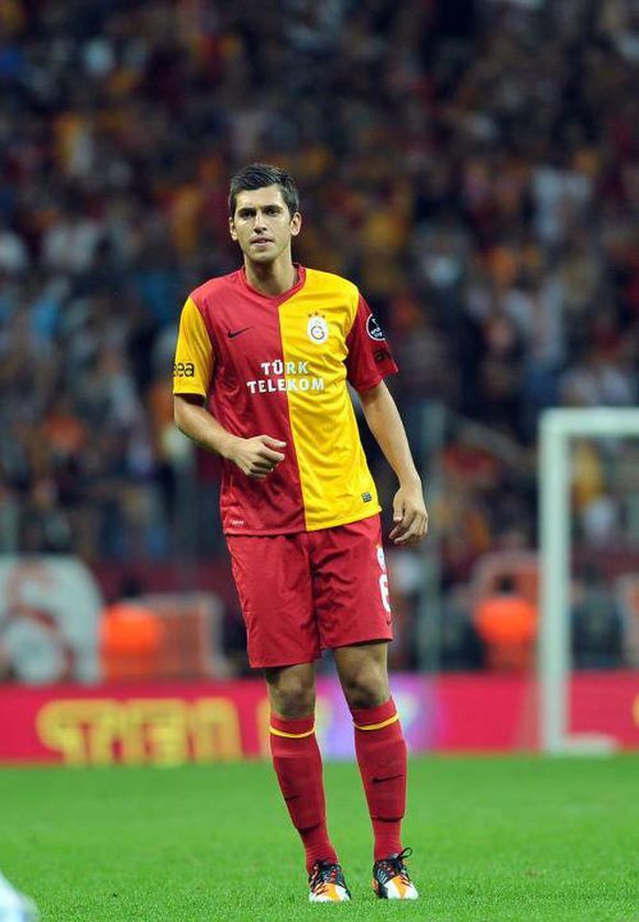                                                                 3 yl Galatasaray'da forma giyen Ceyhun, Roberto Mancini yerine greve getirilen Cesare Prandelli tarafndan kadro d braklan Ceyhun, Bundesliga ekiplerinden Hannover 96 ile szleme imzalamtr.                                                                         