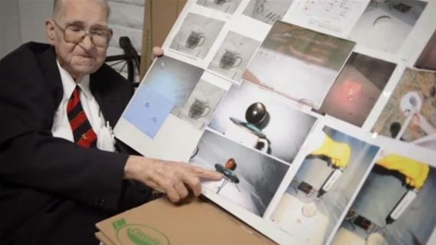                                                                 Meslek hayat boyunca uzayllarla bir arada olan bu adamn elindeki grseller olduka fazladr. Body Bushman bir uzay gemisinden ald uzay tann deerinin 2000 Amper gcnde olduunu sylemektedir.                                                        