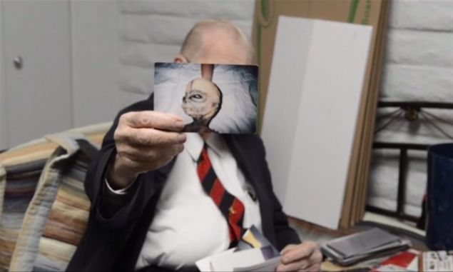                                                                 ABD hkmetinin uzayllarn bildiini syleyen Boyd Bushman, uzayllarn dnyann fazla nfuslu blgelerini yok etmeye alacaklarn, bylelikle geride kalan daha az nfuslu blgeleri daha rahat kontrol etmeyi amaladklarn sylemitir.                                                        