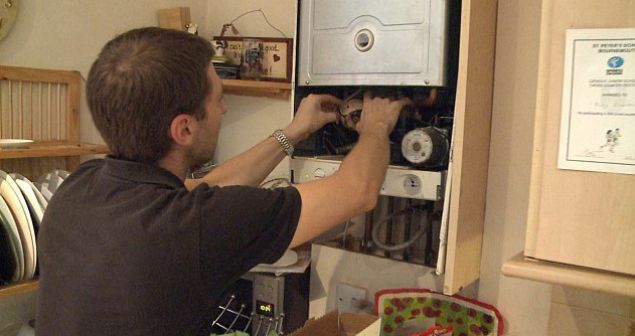                                                                 ngiltere'de yaayan Dhan Ramdharry mutfaktaki stcnn iindeki ylan grnce ne yapacan ard...                                                         