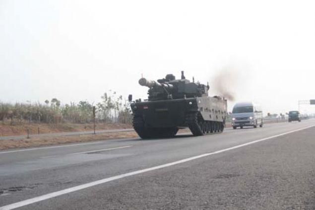                                                                 At testleri ise 25-27 Austos'ta, Bandung'da gerekletirildi. Kaplan MT, hareket halindeyken yine hareketli hedefleri tam isabetle vurarak etkinliini gsterdi.                                                           