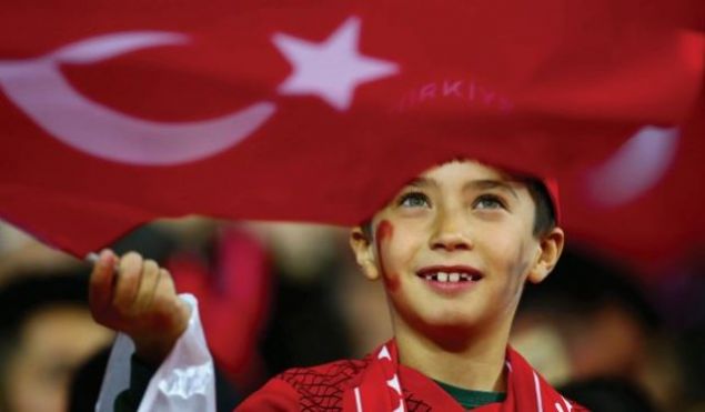                                                                 Galatasaray'n malarna ev sahiplii yapan Trk Telekom Stad ise mevcut statlar ierisinde ilk alan stat olma zelliini tayor. Trk Telekom Stad 53 bin 611 kapasitesinin yan sra Türkiyenin en büyük VIP alan bulunan stad zelliine de sahip.                                                         