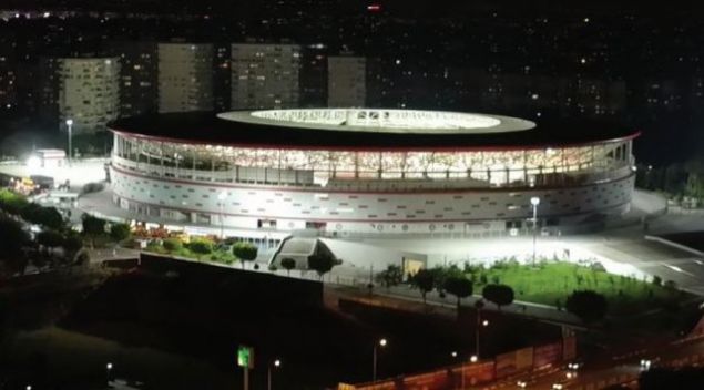                                                                 ANTALYA'DA YLETRME YAPILACAK  <br><br>       2015 ylnda alan Antalya Stad, EURO 2024 iin iyiletirme yaplaca aklanan tek stat. EURO 2024 iin gelitirmeler yaplacak stat, 43 bin 616 futbolsevere ev sahiplii yapabilecek kapasiteye sahip. Statta 52 loca da bulunuyor.                                                         