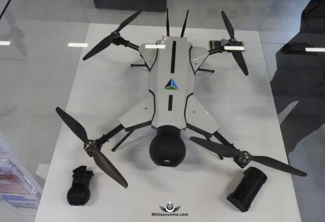                                                                 zellikleri:   <br><br>  Kargu asimetrik harp veya anti-terr alanlarnda kullanlmak zere tasarlanan, keif, gzetleme ve kk lekli tehditleri etkisiz hale getirebilen dner kanatl milli HA zmdr.                                                        