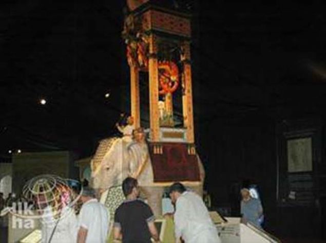                                                                 ML SSTEM   <BR>  Dz hareketi dner harekete eviren mil sistemi de ilk kez bir slam bilgili olan El Ciziri tarafndan gelitirilmi ve iten ateli motorun icadna kadar tm dnyadaki mekanik cihazlarn temel presibini oluturmutu.                                                             