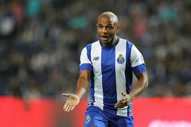                                                                 YACINE BRAHIMI  <br><br>  Fenerbahe'de bir kanat Valbuena ile ritmini bulurken, dier kanat Ayew ile aksad. Sar lacivertliler, sezon sonunda szlemesi sona eren Brahimi'yi uygun bir bonservis cretiyle devre arasnda renklerine katabilir.                                                         