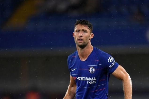                                                                 GARY CAHILL  <br><br>  Sarri'nin geliiyle Premier Lig'de sadece 1 mata ans bulabilen Cahill, Fenerbahe savunmasna ila olabilir. Chelsea'nin devre arasnda kiralamaya scak bakt tecrbeli yldz, Skrtel ile uyumlu bir ikili olabilir.                                                           