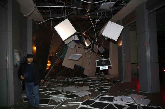                                                                    Kazayla ilgili soruturma balatld Ankara Cumhuriyet Basavcl, bakentte meydana gelen YHT kazasyla ilgili soruturma balatt. Basavclktan yaplan aklamada, 'Ankara-Konya seferini yapan YHT'nin Yenimahalle'deki Marandiz istasyonunda yapm olduu kaza ile ilgili Ankara Cumhuriyet Basavclmzca soruturma balatlmtr.' ifadesi kullanld.  