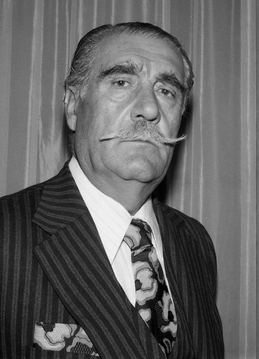                                                                 'Senede bir gn' filmiyle byk bir ykseli yakalayan emektar oyuncu, 'stiklal Madalyas', 1949'da 'ehitler Kalesi',                                                         