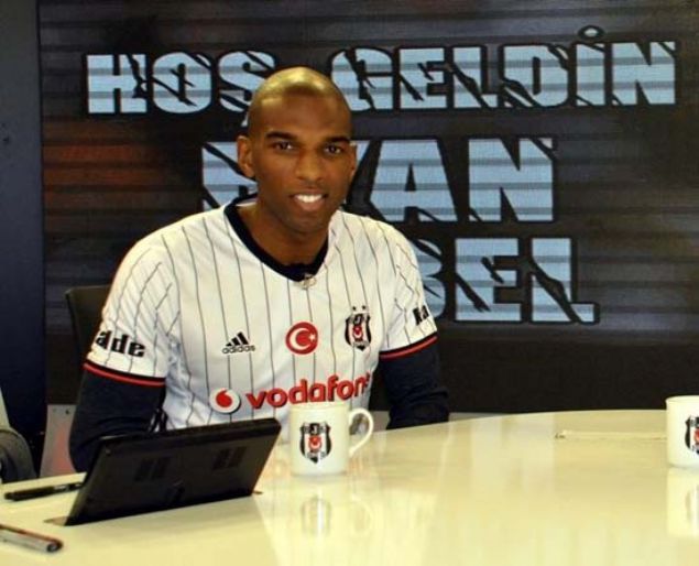                                                                 lk devreyi 2. srada tamamlayan Beikta da bo durmad... Tecrbeli yldz Ryan Babel'i bonservis bedeli demeden kadrolarna kattlar; Atn, Demba Ba ve Ersan Glm kiralk olarak yuvaya dnd. Gen yetenek Matej Mitrovic'in transferi 4.2 milyon euro'luk bedeliyle dikkat ekti. Gelenler kadar gidenler de ok konuuldu. FEDA sezonundan beri sembol isim haline gelen Olcay ahan, yalnzca 200 bin euro karlnda Trabzonspor'un yolunu tuttu, Kerim Frei ise Birmingham'a satld. Sezon sonunda ampiyonluu kazanan Beikta'ta zellikle Ryan Babel, ok faydal iler yapt. Ligde 18 mata 5 gol, 4 asistle oynad. Avrupa Ligi'nde de 6 mata 3 gole imza att.                                                          