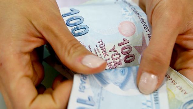                                                                 TAY�N KOLAYLI�I SA�LANACAK  <br><br>  Milli E�itim Bakanl��� bir �nemli d�zenlemeyi de tayinlerde yapacak. Buna g�re Do�u ve G�neydo�u�da, bakanl���n belirleyece�i s�rede g�rev yapan ��retmenler avantajl� b�lgelere tayinini istedi�i takdirde kolayl�k sa�lanacak.                                                          