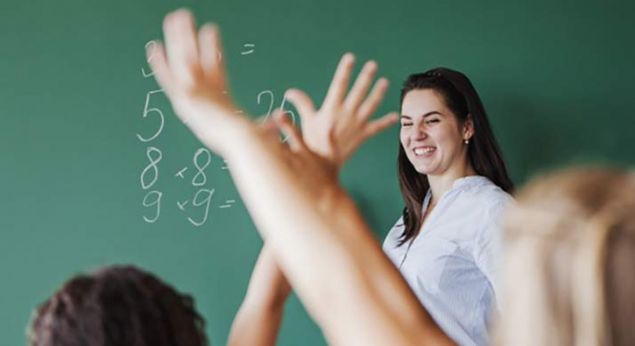 Milli E�itim Bakanl���, Do�u ve G�neydo�u�da g�rev yapacak ��retmenlere maa� ve k�dem te�vi�i �zerinde �al���yor. Buna g�re, dezavantaj�na g�re b�lgeler alt� dereceye ayr�lacak. Her bir b�lgenin �creti de zorluk derecesine bak�larak belirlenecek. Bu ��retmenlerin k�demleri de di�er ��retmenlere g�re y�kseltilecek.  