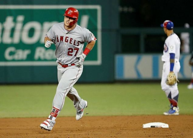                                                                 Mike Trout - 26.4 milyon Dolar  <br><br>  Beyzbol, Los Angeles Angels                                                        