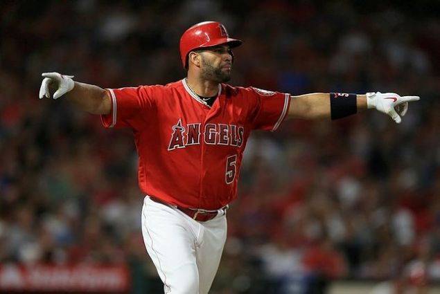                                                                 Albert Pujols - 30.3 milyon Dolar  <br><br>  Beyzbol, Los Angeles Angels                                                        