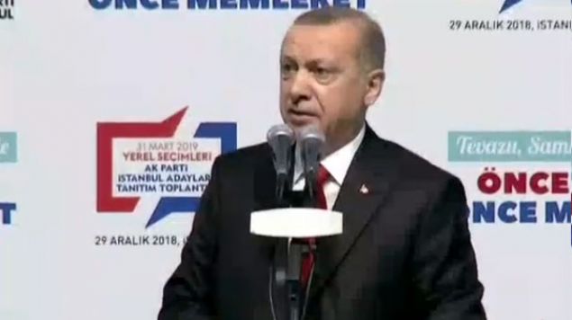  Bakan Erdoan'n konumasndan baz satrbalar:   <br><br>  'Aziz milletim, sevgili stanbullular, deerli dava ve yol arkadalarm sizleri en kalbi duygularmla, muhabbetle selamlyorum. Tarih boyunca hep insanln gz bebei olmu, peygamber efendimizin vgsyle ereflenmi tek bir tana tm servetlerin feda edildii bu kutlu ehrin bahtiyar insanlarn selamlyorum.            