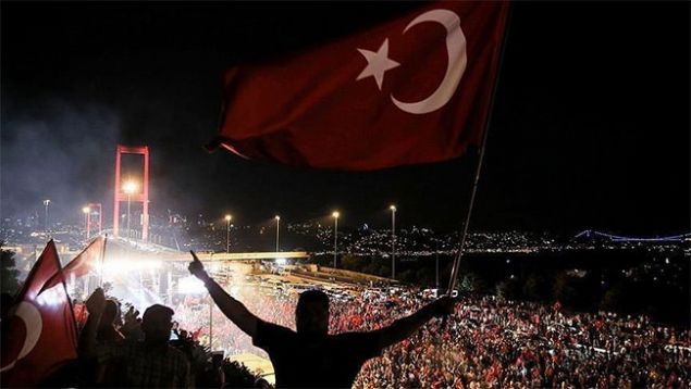 15 TEMMUZ DEMOKRAS VE MLL BRLK GN TATL... Demokrasi ve Milli Birlik Gn pazartesi gnne denk gelecek hafta sonu ile birletirenler toplamda 3 gn tatil yapacak.   