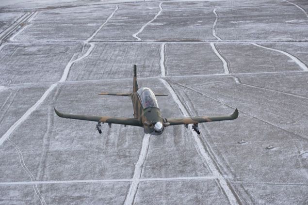 SLAHLI HRKU'A KENDN KORUMA YETENE  <br><br>  Trk Havaclk ve Uzay Sanayii tarafndan gelitirilen Hrku, Hava Kuvvetleri Komutanlnn eitim ihtiyacn karlamann yan sra Kara Kuvvetleri Komutanl ve Jandarma Genel Komutanlna operasyon blgesinde yakn hava destei salamas iin gelitiriliyor. Bu kapsamda her iki komutanlkla almalar devam ediyor.    Silahlandrlan Hrku-C ua iin 3 farkl varyant zerine gelitirme sreleri devam ediyor. Buna gre, maliyet etkin ve takvim olarak teslimat hzl olabilecek varyantlara da kullanclarla allyor.     