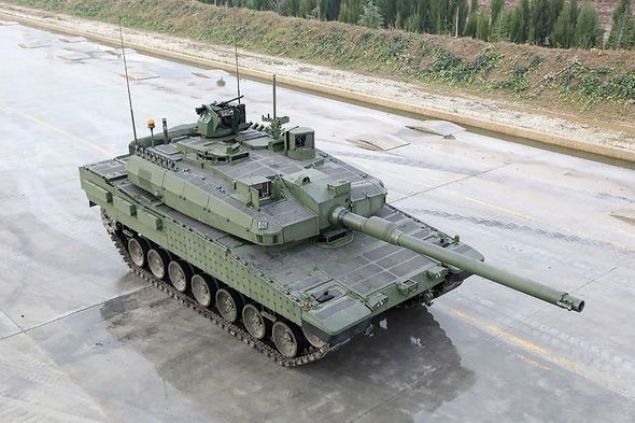 Yerli tank Altay'n seri retim szlemesi, Savunma Sanayii Bakanl ile BMC arasnda imzaland.  <br>  Altay tank seri retim projesinde ilk etapta 40, bunun ardndan 210 adet tankn retimi planlanyor. Proje kapsamnda insansz altay tank da gelitirilecek     