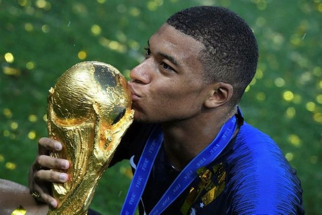 1. Kylian Mbappe (PSG): 218.5 milyon euro   