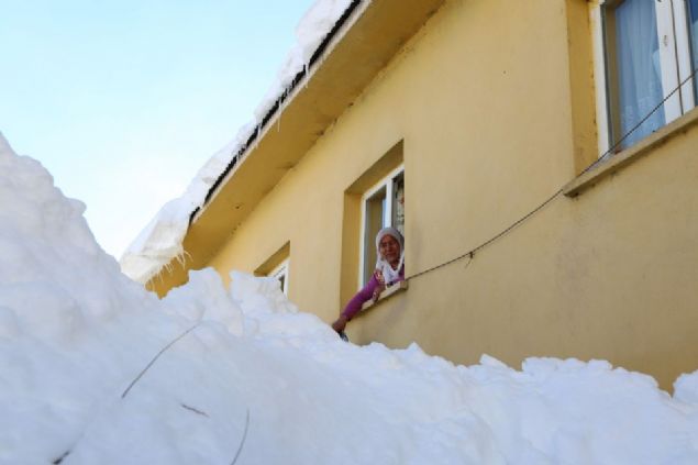 ارتفاع باورنکردنی برف در شهرهای ترکیه+تصاویر