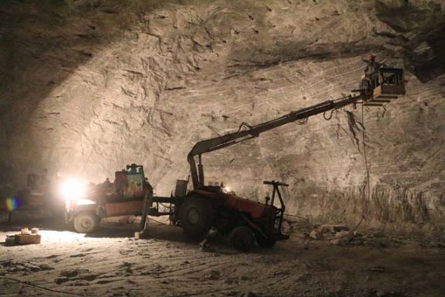                                                                 Kaya tuzunun salk asndan faydal olduuna deinen Murat Danac, 'Bizim iletmemiz hem kaya tuzu asndan Trkiye'nin nc iletmesidir hem de tarihi bir iletmedir. Bu tarihin devamn salamak iin inallah biz de tarihe geeriz diye dnyorum.' ifadesini kulland.                                                         