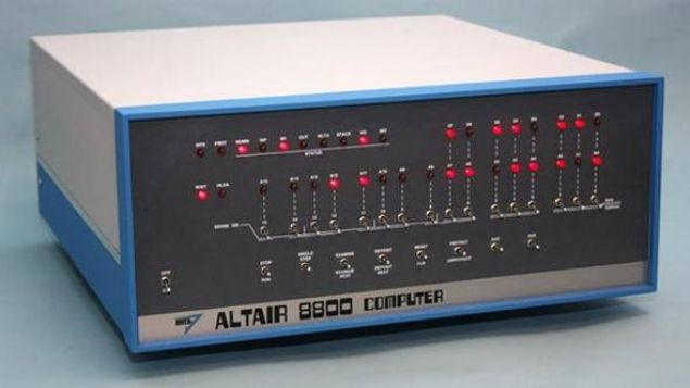                                                                 1975 - Altair 8800                                                         