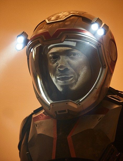                                                                   kinci sknt ise insann yaamas iin elzem olan oksijen. Gezegende kalnd srece oksijen retebilecek bir sistem bulunmas olas Mars grevleri iin zlmesi gereken sorunlarn banda geliyor.                                                         