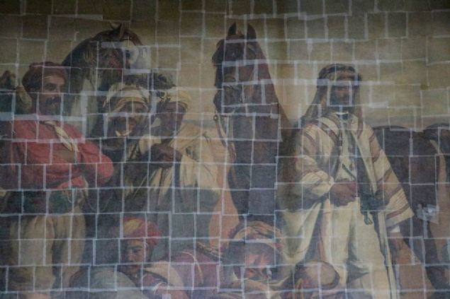                                                                Sait Halim Paa Yals'nn 1878 ylnda tamamlandn aktaran apolu, 'Burada tablo restoratr uzmanlarmz var. Herhangi bir anmlk varsa restorasyon ilemini gerekletirecekler. Resim Mzesi'nde zel bir oryantalist tablolar blm ayoruz. Bu tablo da oraya yerletirilecek.' dedi.                                                          