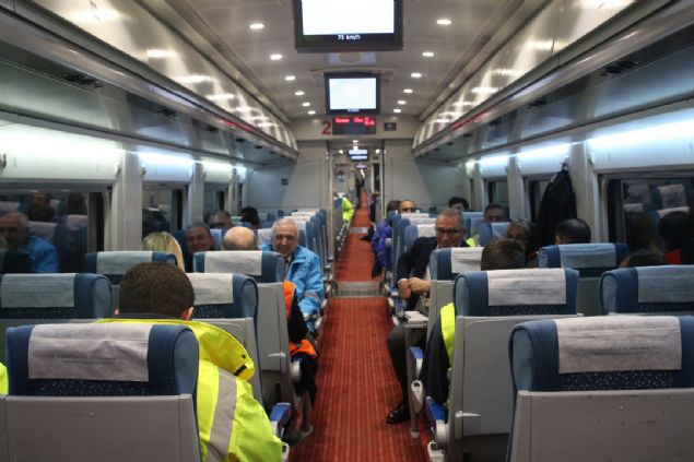  - ANKARA VE KONYA'DAN HALKALI'YA YKSEK HIZLI TREN  <br><br>  Turhan, hzl trenlerin Gebze, Pendik, Maltepe, Bostanc, Stleme, Haydarpaa, Bakrky ve Halkal'da durabileceini belirterek, YHT'nin Konya'dan Stleme'ye 4 saat 45 dakikada, Konya'dan Halkal'ya 5 saat 15 dakikada, Ankara'dan Stleme'ye 4 saat 30 dakikada, Halkal'ya ise 5 saatte ulaabileceini anlatt.  