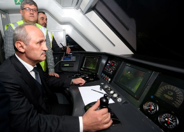  Turhan, yk trenlerinin Pekin'den Londra'ya kesintisiz demir yolu balantsnn salanm olacan kaydederek, bu trenlerin gece saatlerinde boaz geiini kullanarak Asya-Avrupa arasnda tamaclk yapabileceini syledi.  