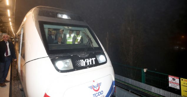  u anda bu hatta kullanlacak toplam 440 aracn tamamnn retiminin bitirildiini belirterek, bunlarn 300'nn retiminin Trkiye'de gerekletiini bildirdi.  