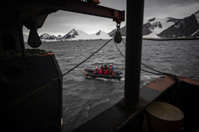                                                                 stasyonun kurulumu iin youn bir alma gerekletirdiklerini belirten Yklmaz, 'Rzgara ve soua direndik. Bu istasyonda scaklk, nem, basn, kar ya gibi parametreler llecek.' dedi.                                                          