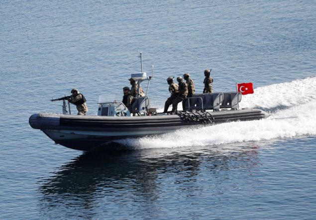                                                                 Timler, mayna fnye baladktan sonra maynl blgeden uzaklat.                                                       