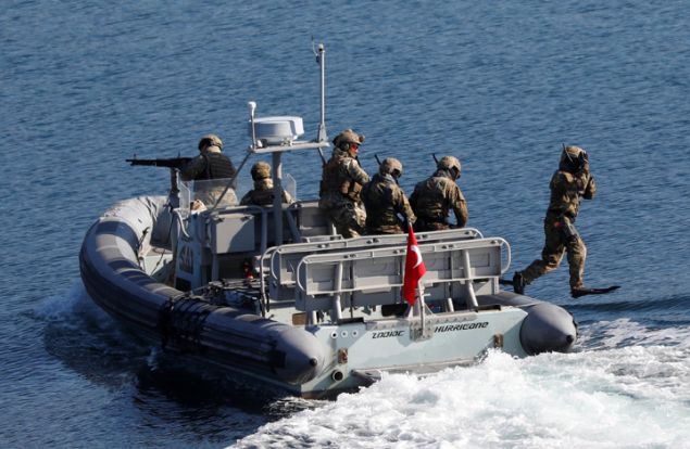                                                                 karma yaplacak alann temizlenmesinin ardndan ikinci safhada, ATAK helikopterlerinin dman adasna hava saldrs ve amfibi piyade deniz birliinin adaya kmas icra edilecek.                                                       