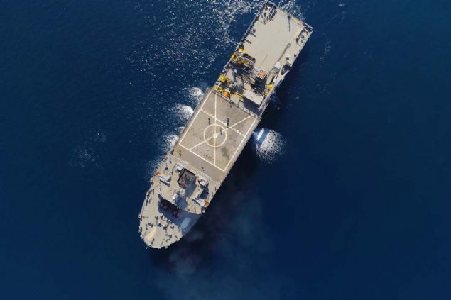 - BAKAR AKAR KUVVET KOMUTANLARIYLA TATBKATI ZLED  <br><br>    Milli Savunma Bakan Hulusi Akar, Genelkurmay Bakan Orgeneral Yaar Gler ve kuvvet komutanlaryla Mavi Vatan Tatbikat'n, Hava Kuvvetleri Komutanlnn Havadan Erken hbar ve Kontrol (HK) uandan takip etti. 