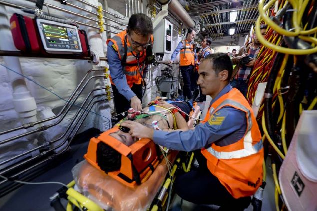 Denizalt kurtarma senaryosunda gemiye getirilen kazazedelerin tbbi tasnifi yaplarak ilgili tedavi alanlarna ynlendirildi. 