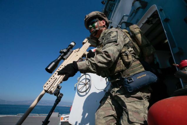 Kara Kuvvetleri Komutanlyla icra edilen koordineli harekatta ise UMTAS ve CRT silah sistemleri denendi. 