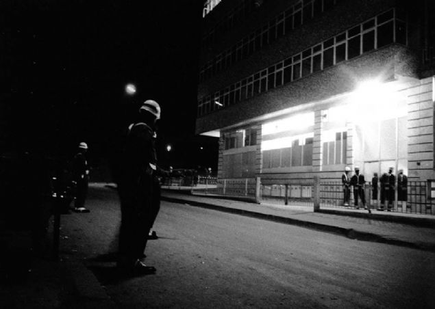 15-16 Haziran 1970'te b�y�k i��i eylemlerine sahne olan T�rkiye'de on binlerce i��i, 'Sendikal �rg�tlenme ve grev hakk�n�n k�s�tlanaca��' gerek�esiyle ba�ta �stanbul olmak �zere T�rkiye genelinde eylem ve y�r�y��lere ba�lad�.  <br><br>  Polisin m�dahale etti�i eylemlerin b�y�mesi �zerine Bakanlar Kurulunca �stanbul ve Kocaeli'de s�k�y�netim ilan edildi.  <br><br>  Bu s�re�te, baz� sanayi b�lgelerinde polisin yan� s�ra askeri birlikler de g�venlik �nlemlerinde g�rev ald�.    