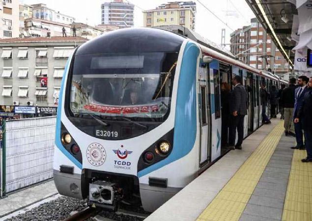 Bu aamada Marmaray ile Anadolu Yakas'na geen hat skdar, Stleme, Feneryolu, Gztepe 