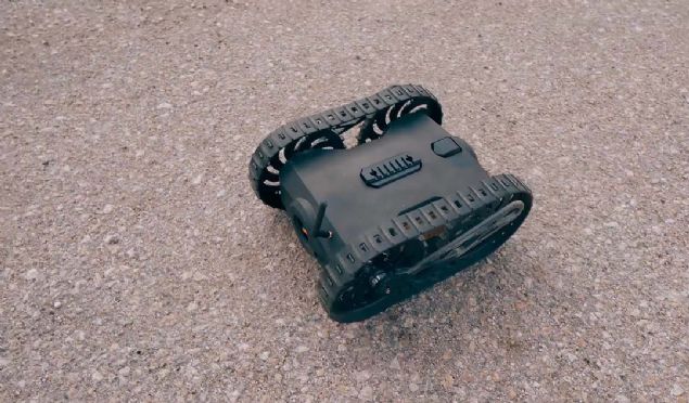 Hafif snf kategorisinde 1. Seviye Atlabilir nsansz Kara Arac olarak toprak yol, oyuk, maara, bina ii oda ve benzeri ortamlarda keif ve gzetleme yapabilen, atlabilir, 1 kilogramdan hafif, uzaktan kumandal aralar gelitirilmesi istendi. 