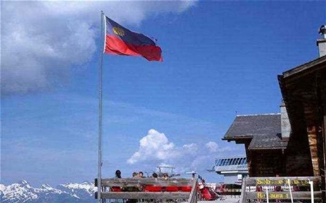 Lihtentayn   <br><br>  820 Trk yayor. 