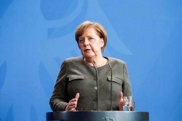 Hkmet szcs Steffen Seibert, sosyal medya hesabndan Babakan Merkel adna yaplan aklamay paylat.    