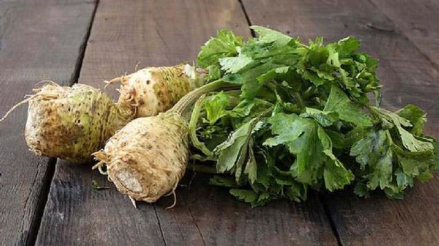 7. KEREVZ KURUSU  <br><br>  319 kalori (100 g) Besin puan: 68  Kurutulup yaprak haline getirilmi kereviz, lezzetlendirici olarak kullanlr. nemli bir vitamin, mineral ve amino asit kaynadr. 