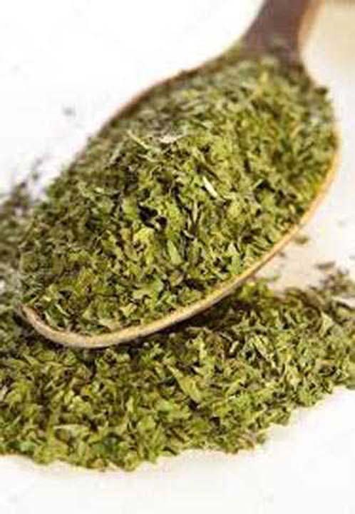 6. KURU MAYDANOZ  <br><br>  292 kalori (100 g) Besin puan: 69  Baharat olarak kullanlmak zere kurutulup tlen maydanoz bor, florr ve kalsiyum bakmndan zengin olduundan kemik ve di sal bakmndan nemlidir. 